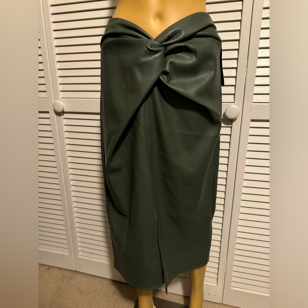 Elegant Green Midi Skirt